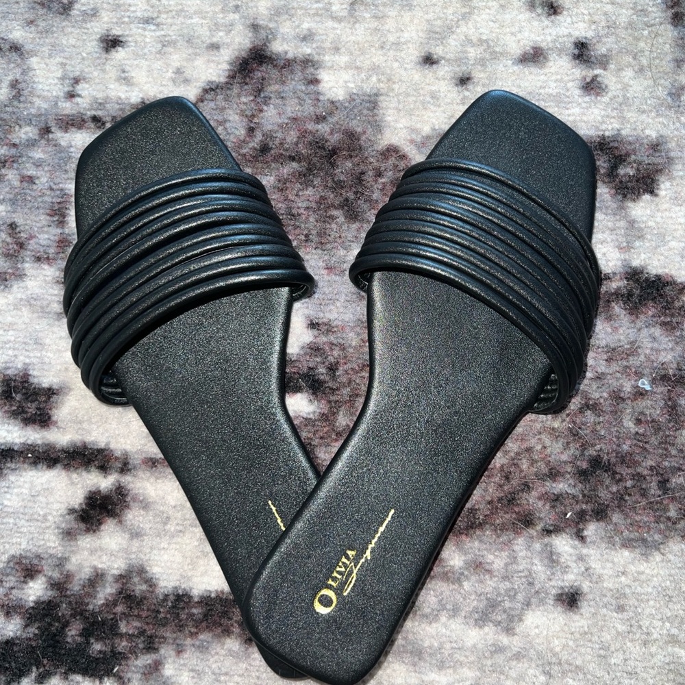Black Strappy Sandals ! New without tags